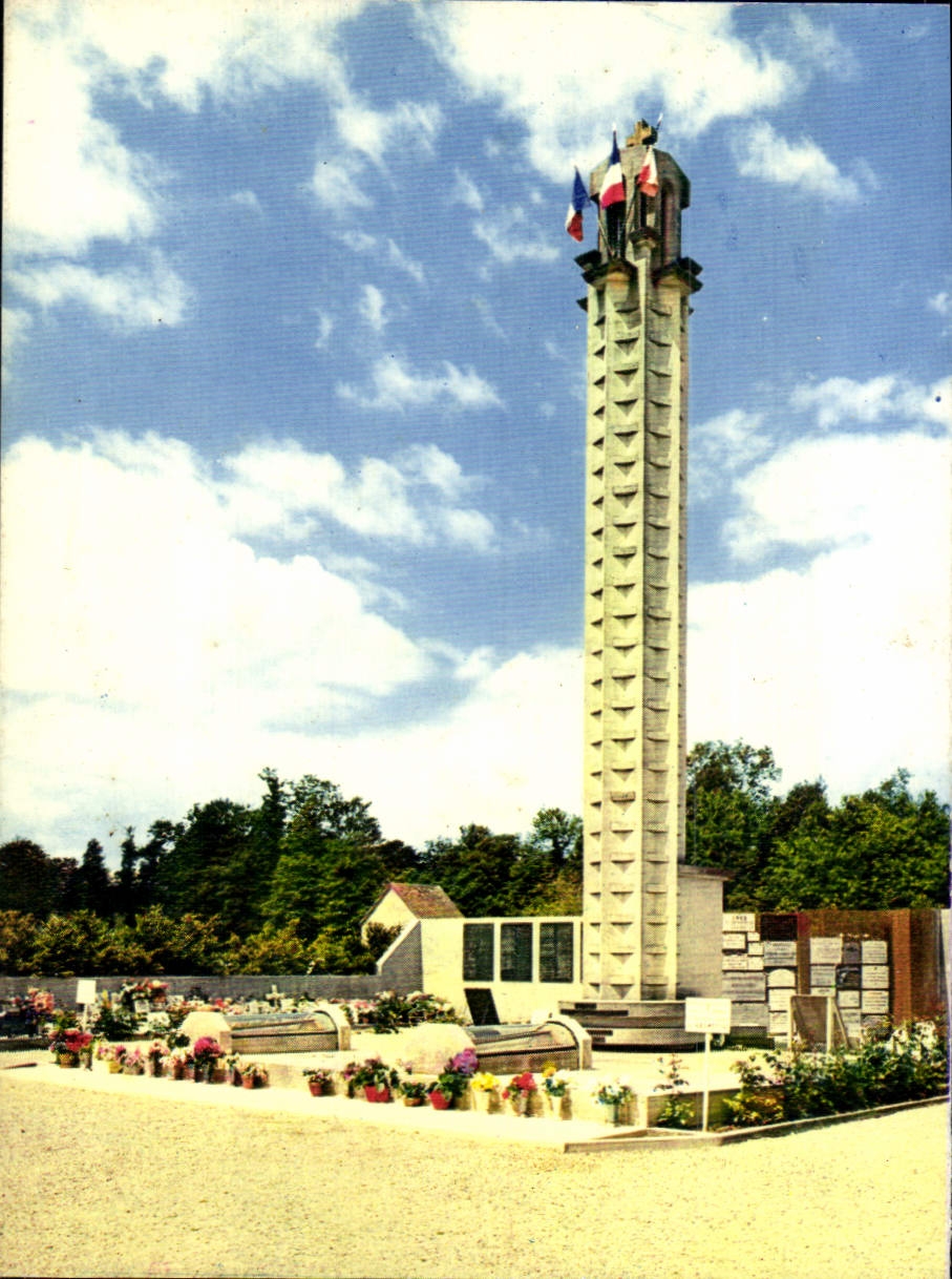 MODERN CARD Oradour On Glane the cemetery Tomb of the 642 Militaria martyrs