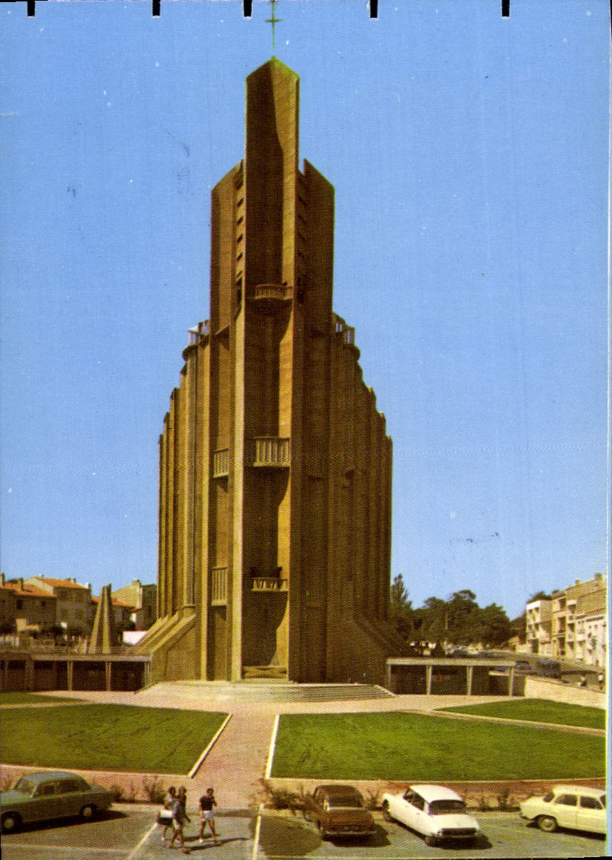 POSTAL MODERNA Royan la fachada de Notre Dame de la iglesia es la Campana-torre
