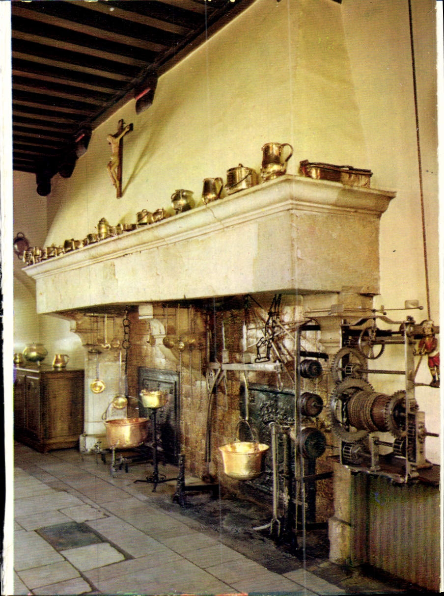 CPM Beaune Cheminee De La Vieille Cuisine Avec Le Venerable Tourne Broche