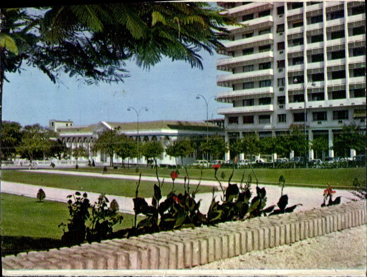CPM L'Assemble Nationale Et l'Immeuble De La SIFA Senegal