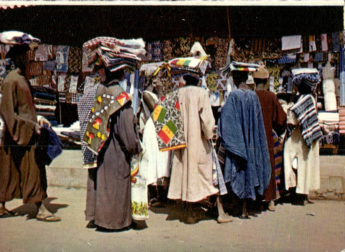 CPM Les Marchands De Tissus Vincent Dakar Senegal