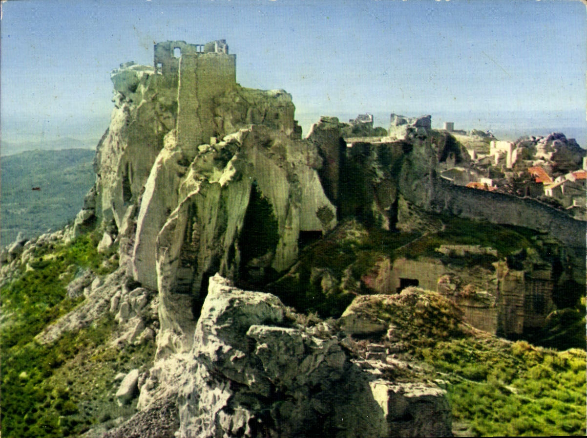 CPM Ruines Du Chateau Seigneurial A Droite Le Village