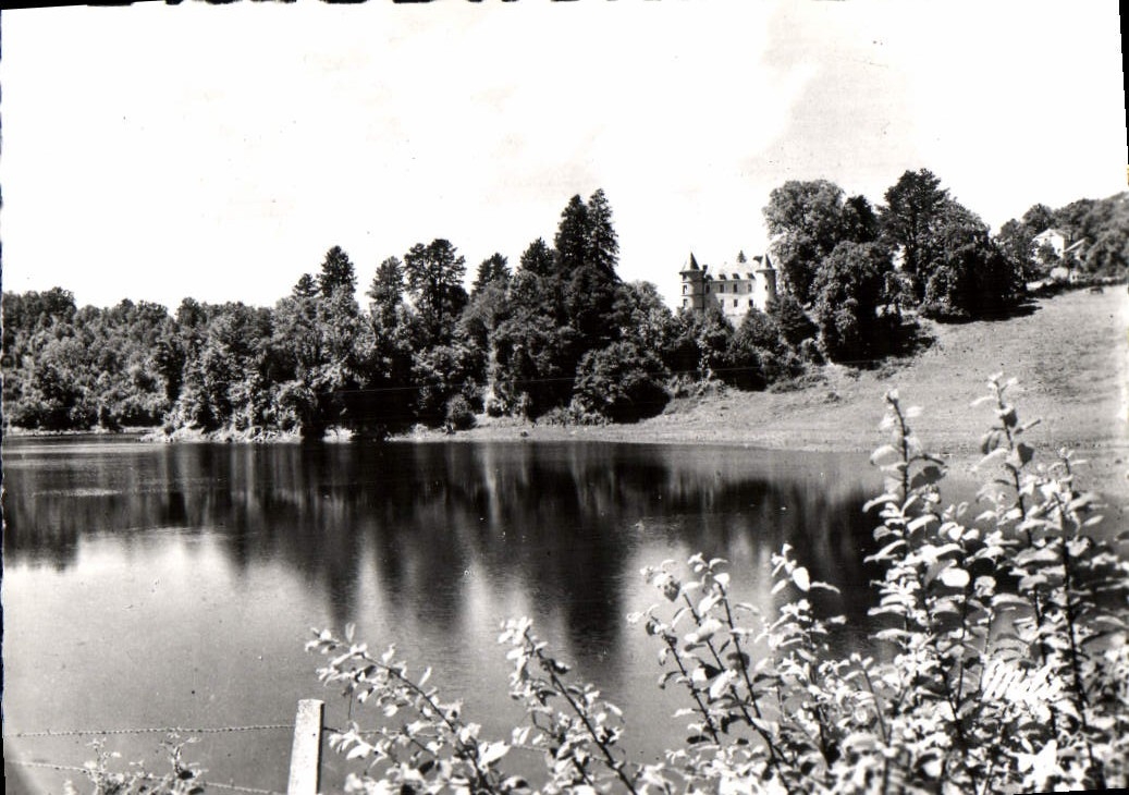 CPM Barrage Et Lac Artificiel Du Crescent Le Chateau De Railly