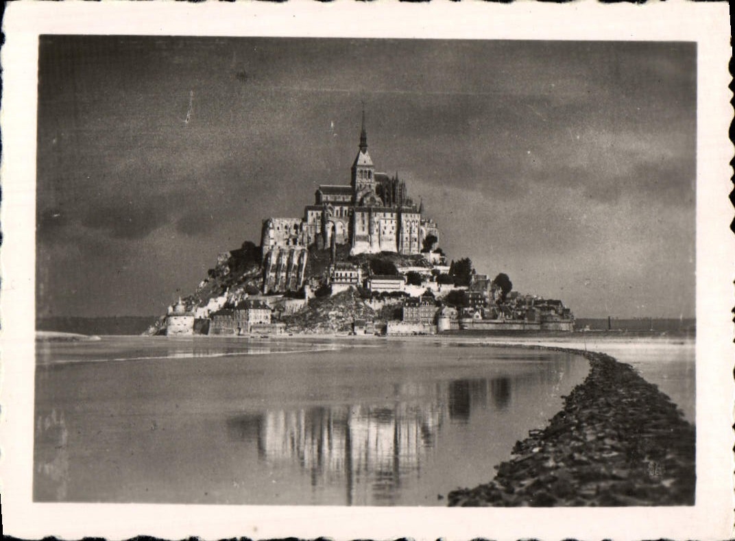 MODERN CARD Mont Saint Michel View