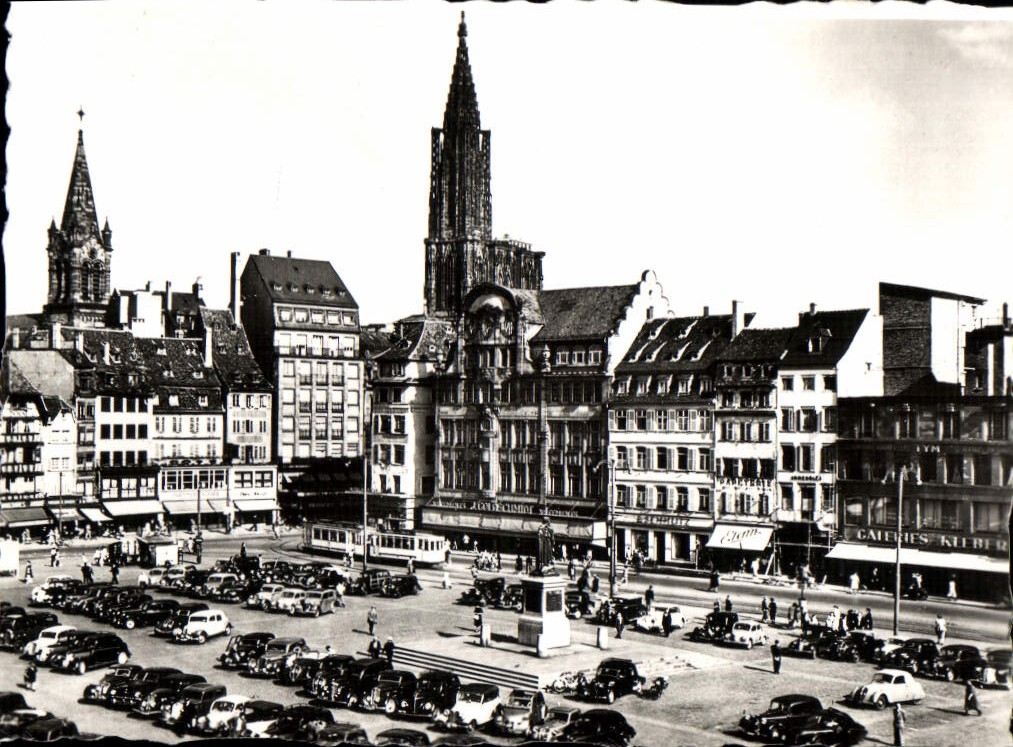 POSTAL MODERNA Estrasburgo el lugar de Kleber y la catedral