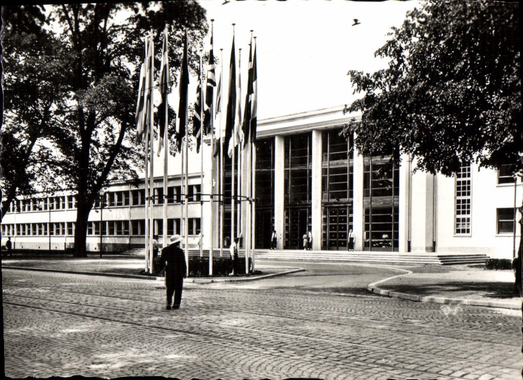 POSTAL MODERNA casa de Estrasburgo de la entrada principal de Europa