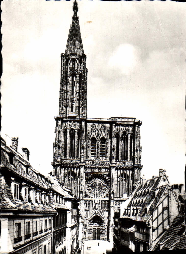 POSTAL MODERNA Estrasburgo la calle Merciere de la catedral