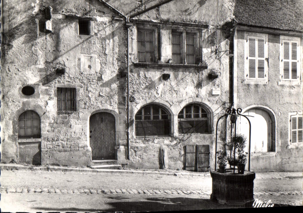 CPM Vezelay La Maison Des Colombs 15eme