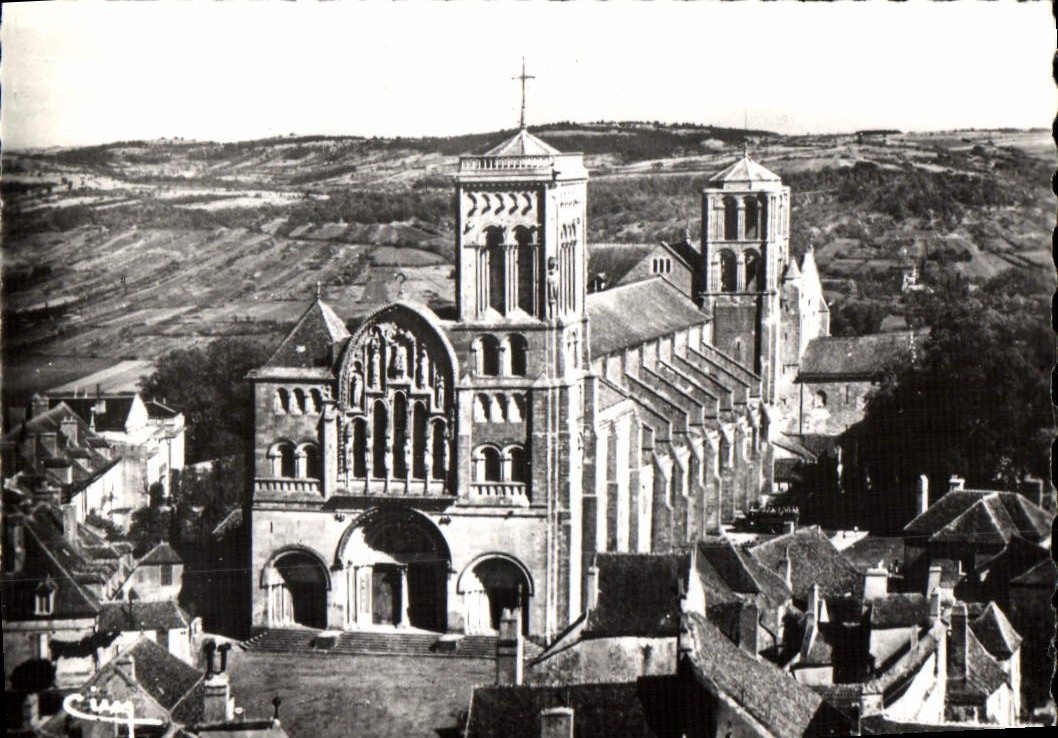 CPM Vezelay vue Generale Aerienne De La Basilique De La Madeleine Cliche Armee De l'Air