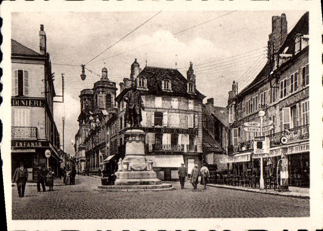 MODERN CARD Place Diderot Langres