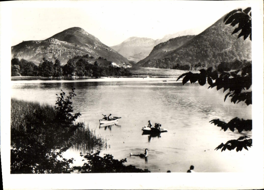 MODERN CARD Heavy the Lake