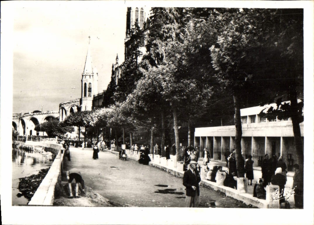 MODERN CARD Heavy New Swimming pools