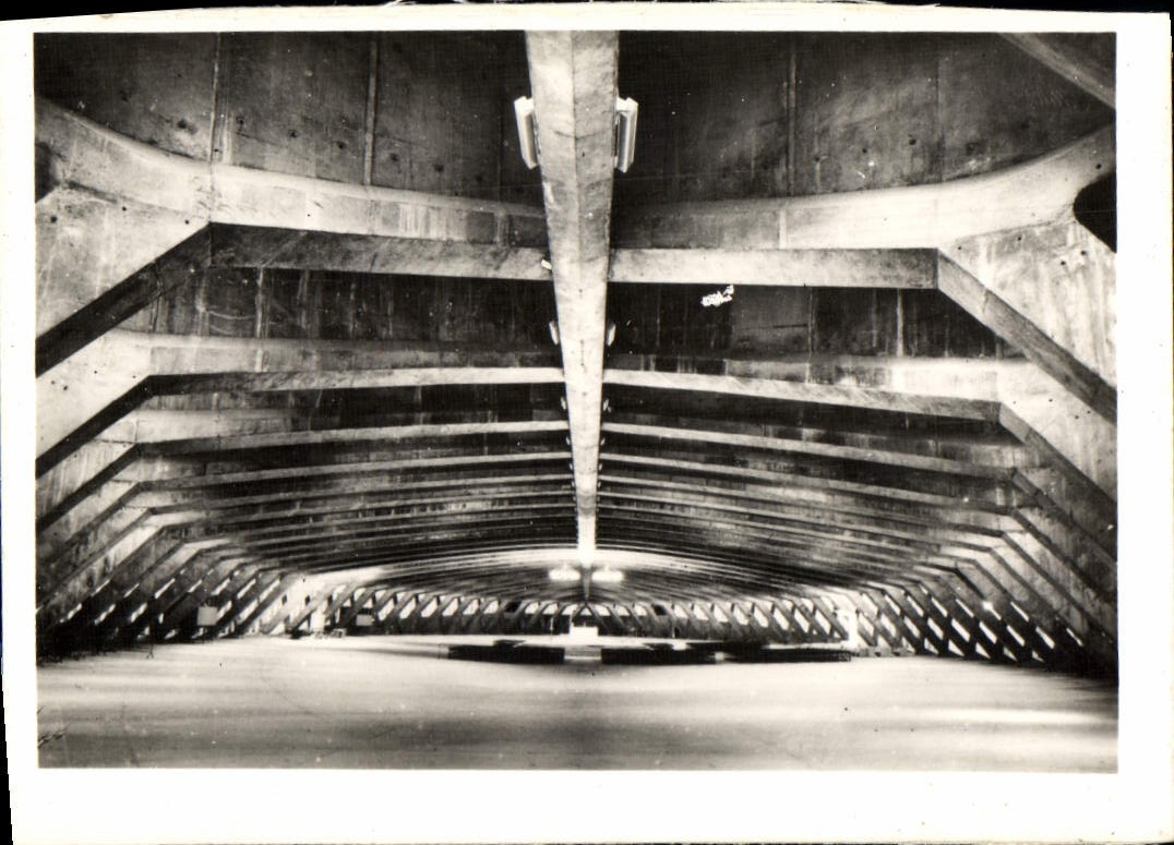 MODERN CARD Heavy the Underground Basilica Black and white St