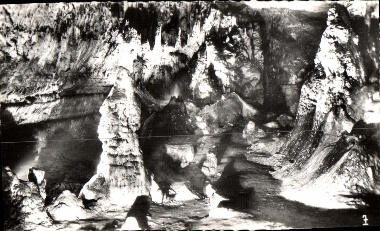 CPM Grottes D'Arcy Sur Cure Le Capucin