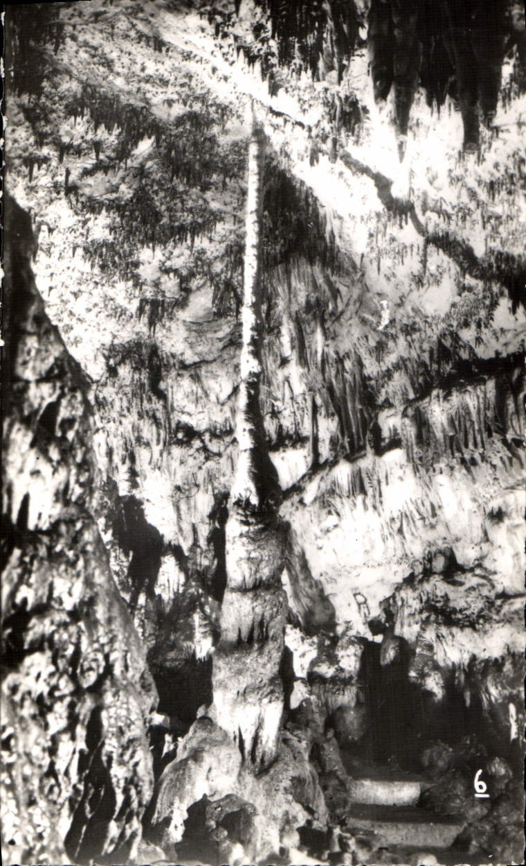 CPM Grottes D'Arcy Sur Cure Le Cierge Pascal