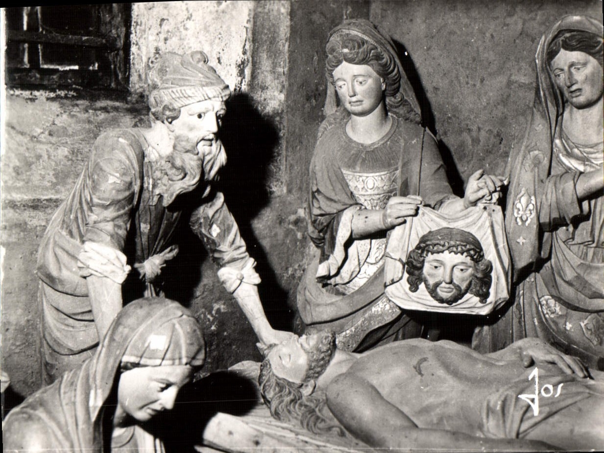 CPM Saint Thegonnec La Mise Du Tombeau De La Crypte