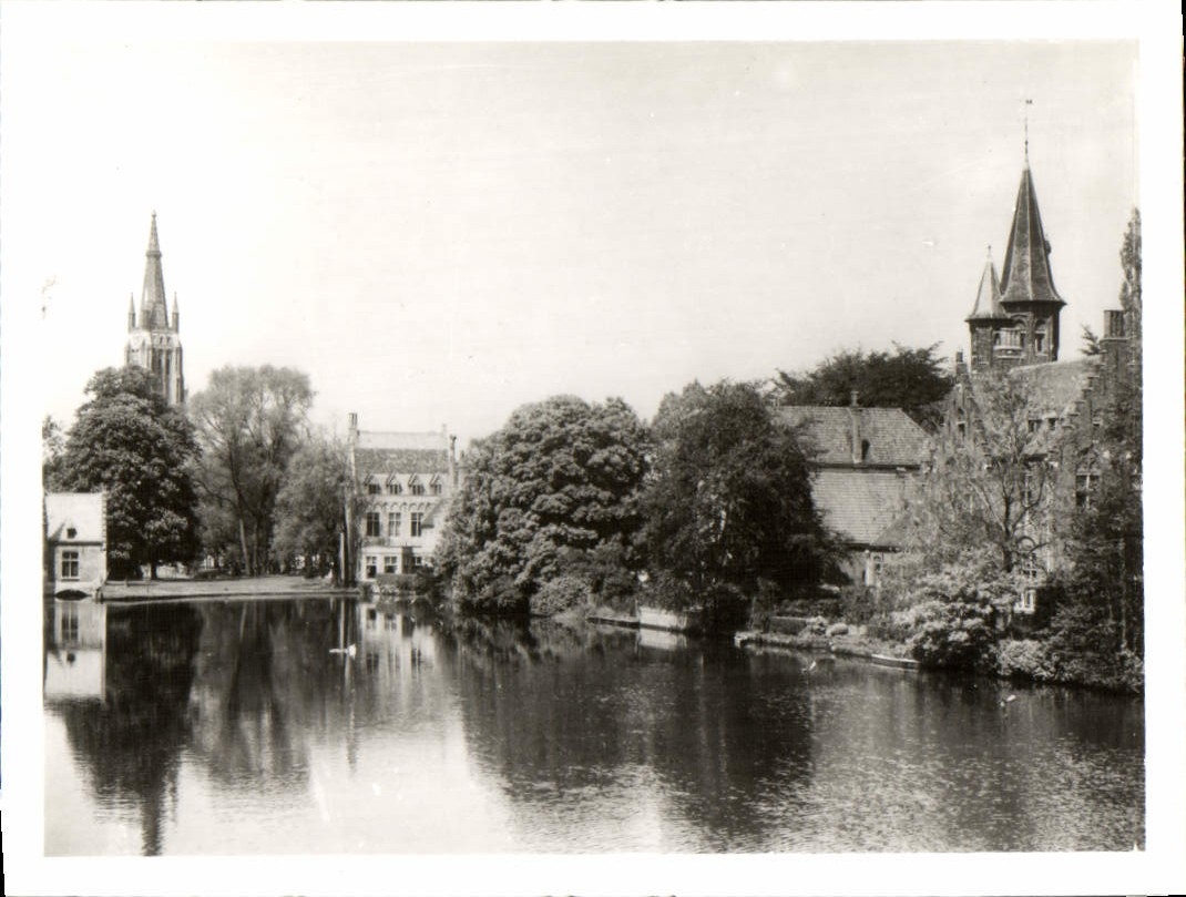 POSTAL MODERNA lago brugge Minnovater Brujas del amor