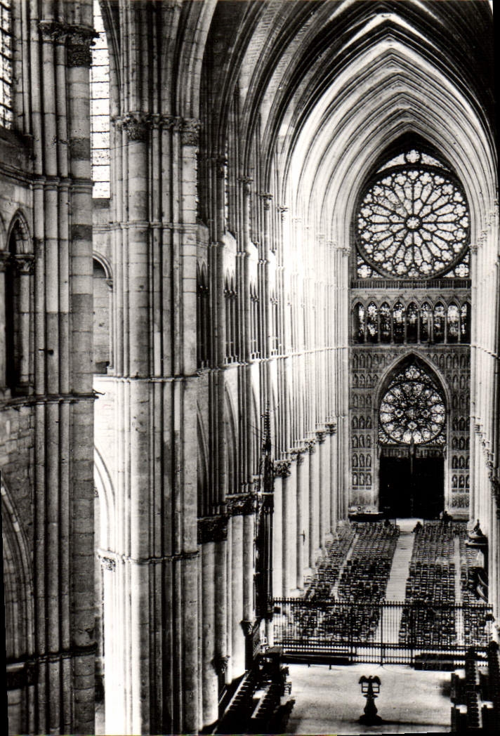 CPM Reims La Cathedrale Notre Dame Le Grand Portail Et La Nef