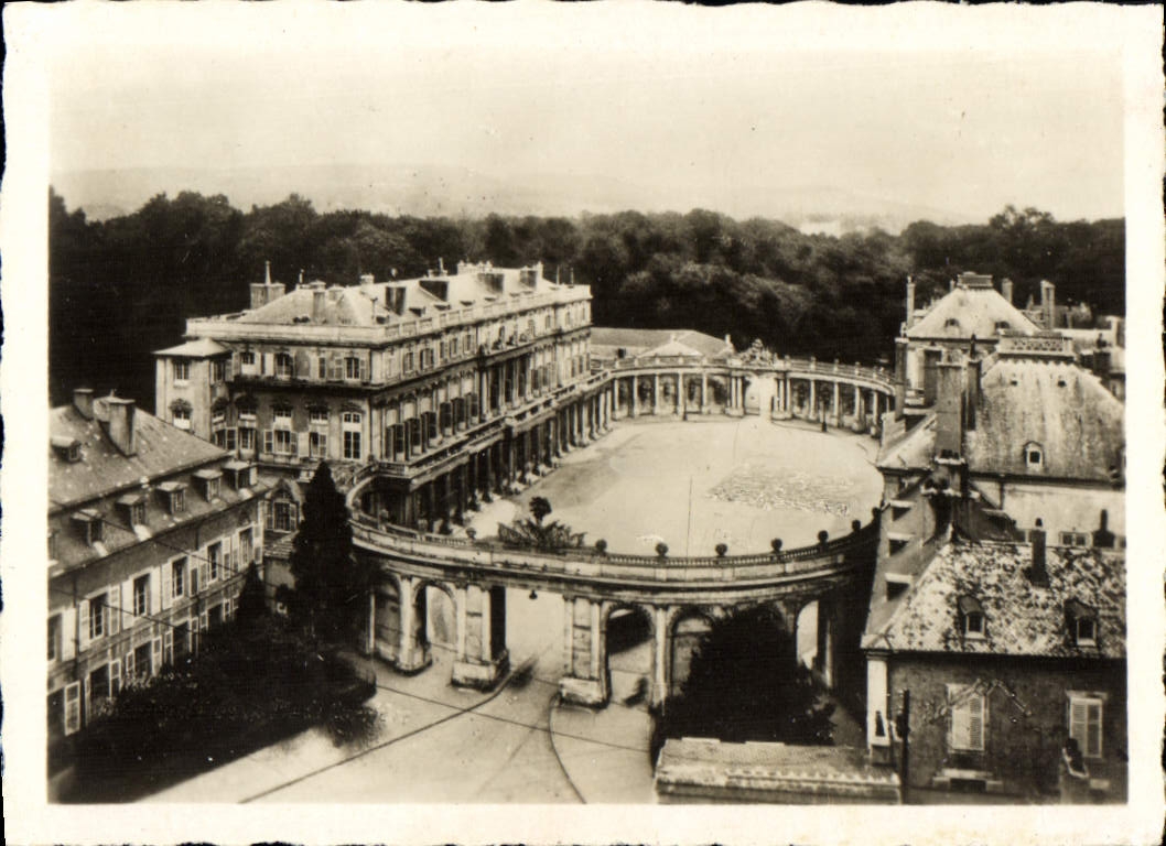 CPM Nancy Hemicycle De La Place Carriere
