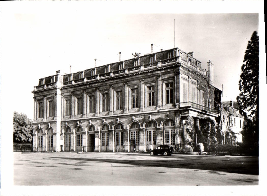 POSTAL MODERNA Bourges el ayuntamiento