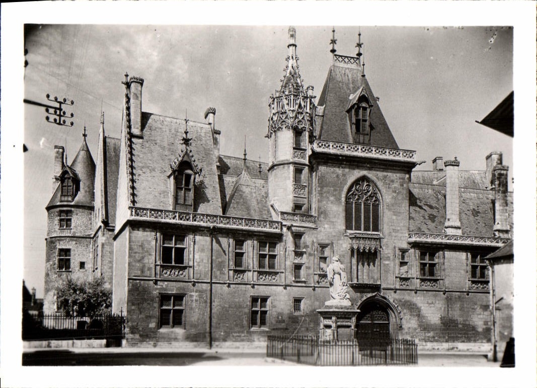POSTAL MODERNA Bourges el corazón de Jacques del paladar