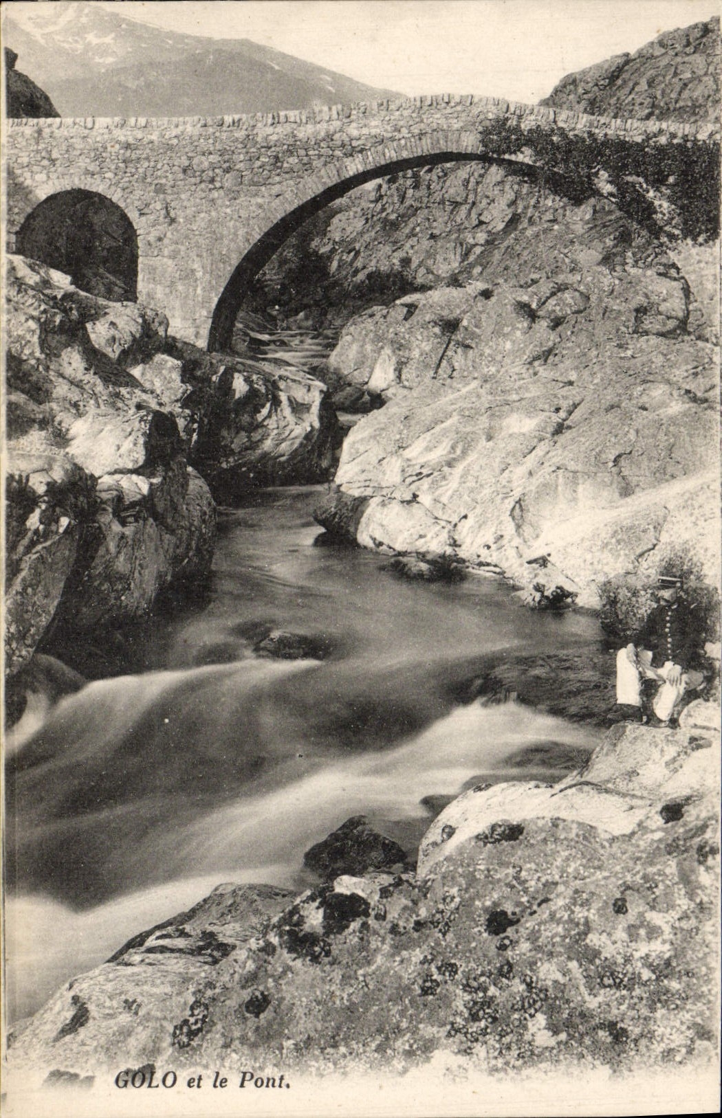 La POSTAL Golo y la Córcega de la VENDIMIA tiende un puente sobre Córcega