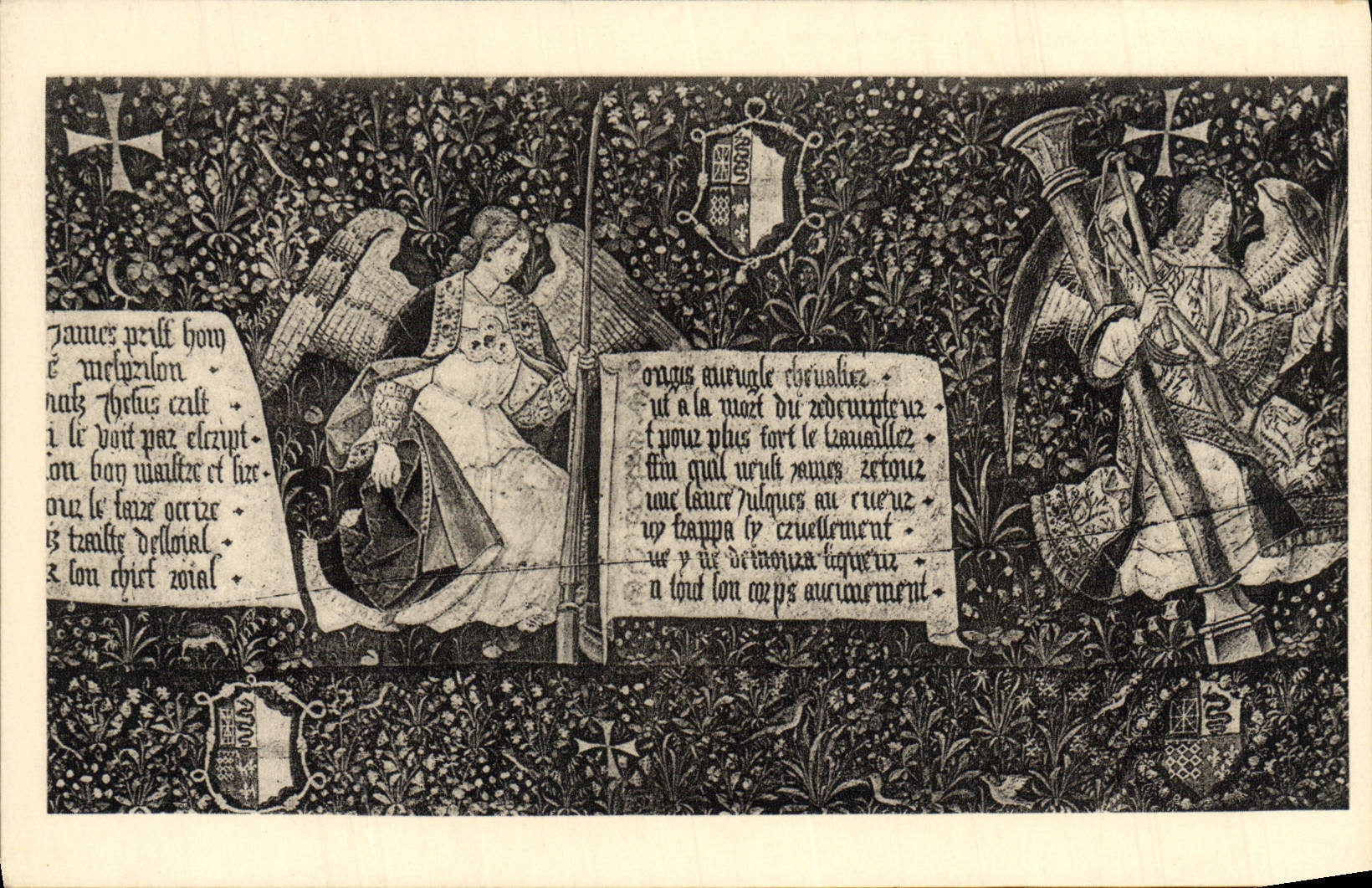 La POSTAL de la VENDIMIA encoleriza el museo de las tapicerías el ángel a la lanza y el ángel con la columna