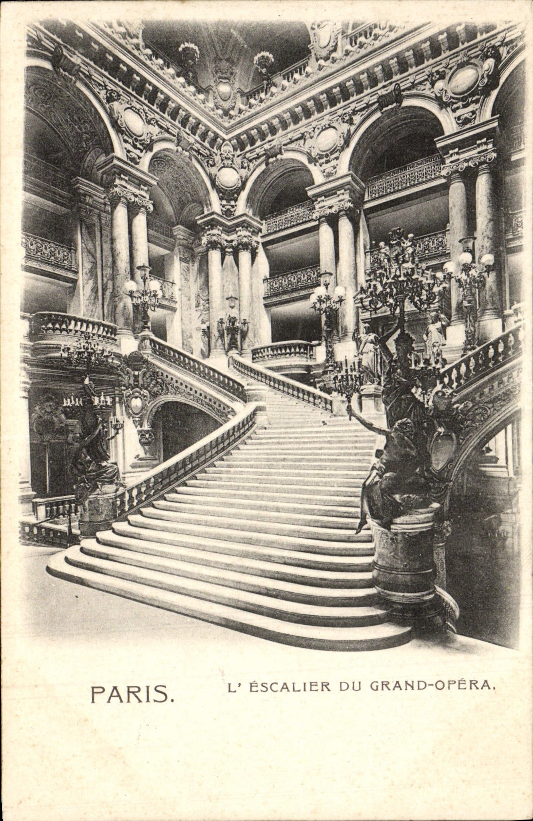 CPA Paris L'Escalier du Grand Opera