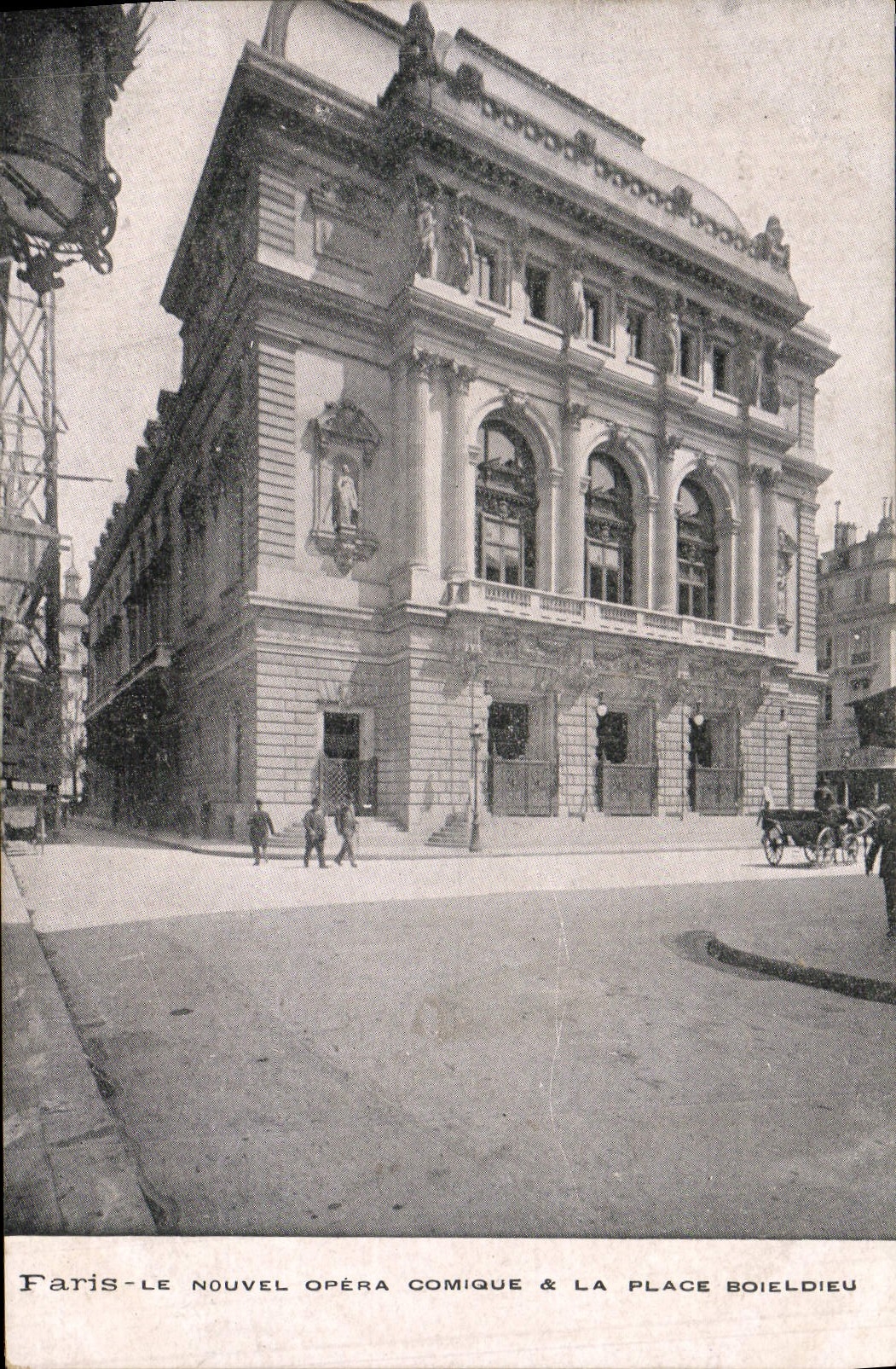 CPA Paris Le Nouvel Opera comique La Place Boieldieu