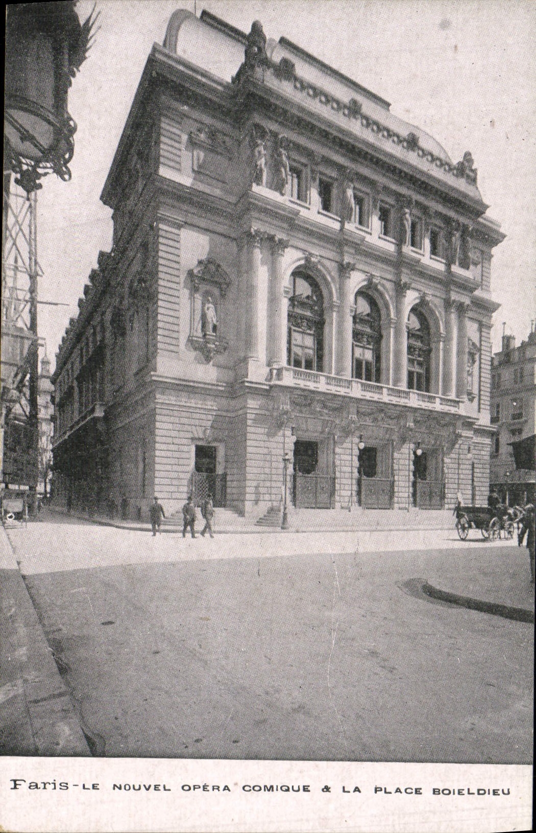 CPA Paris Le Nouvel Opera comique La Place Boieldieu