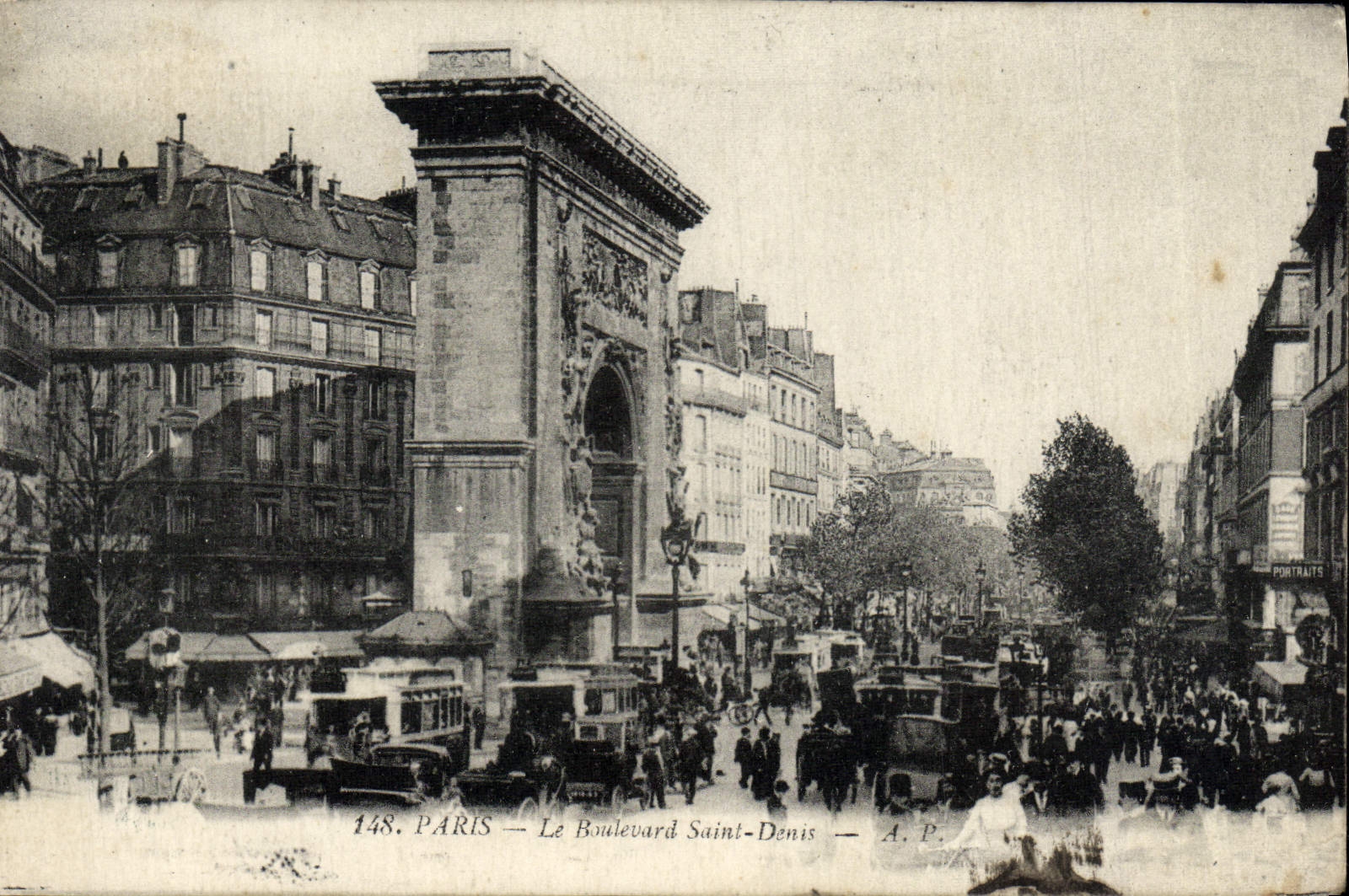 CPA Paris Le Boulevard Saint Denis