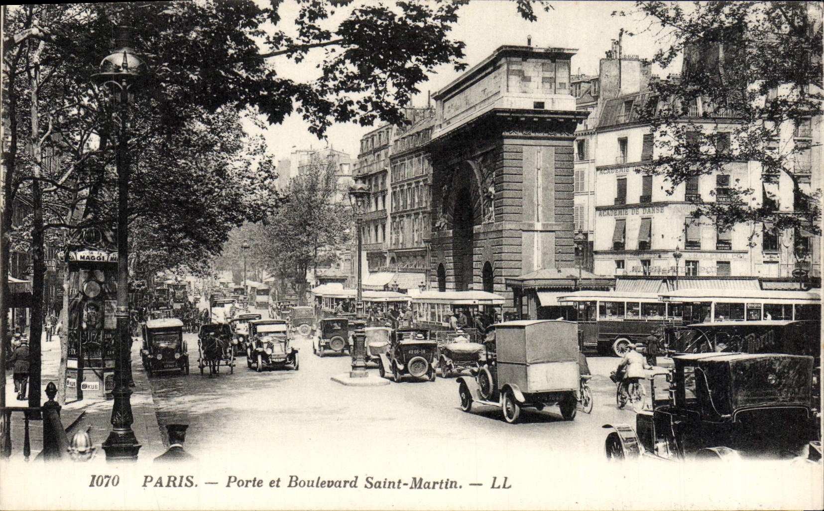 CPA Paris Porte Et Boulevard Saint Martin