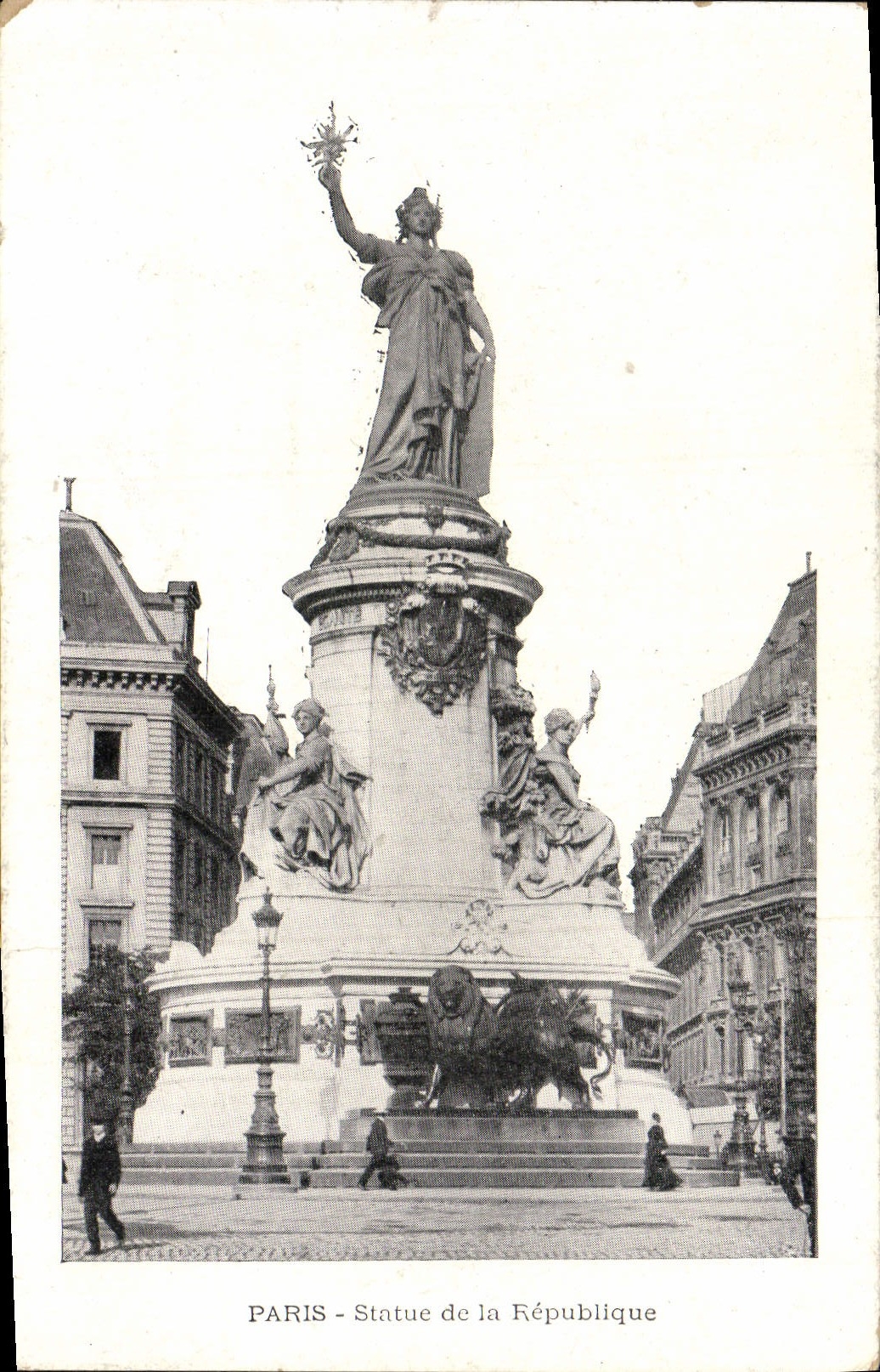 CPA Paris Statue de la Republique 