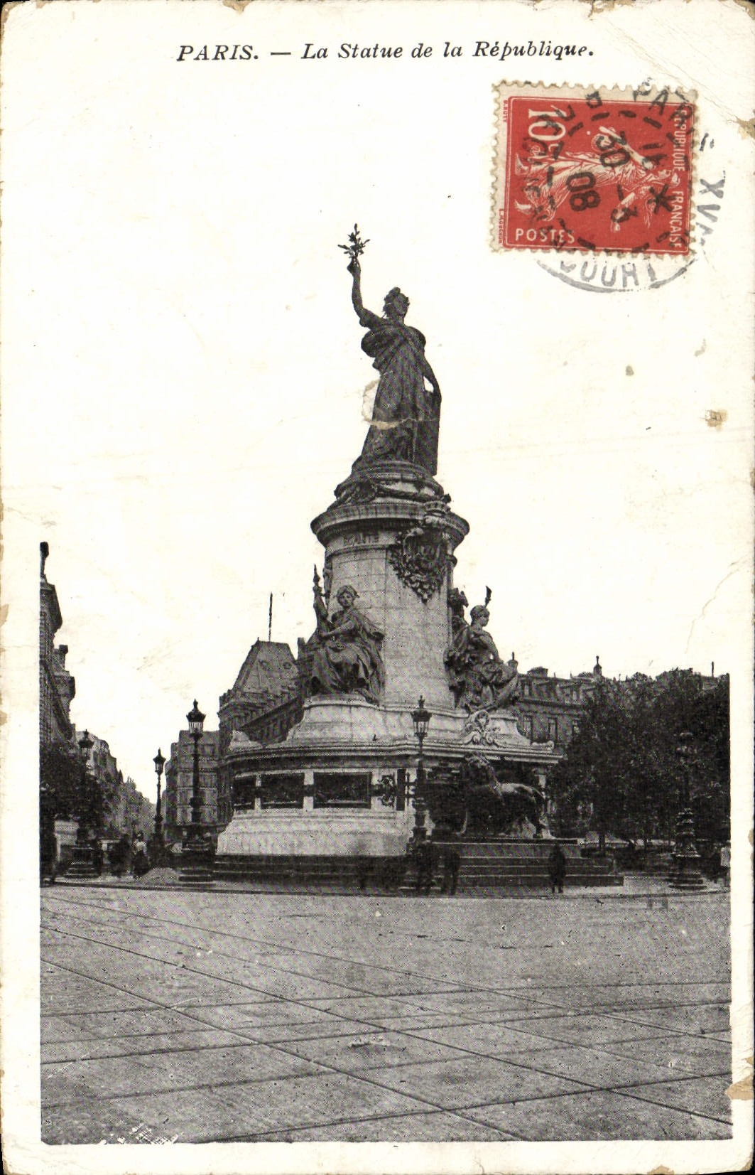 CPA Paris La Statue de la Republique 