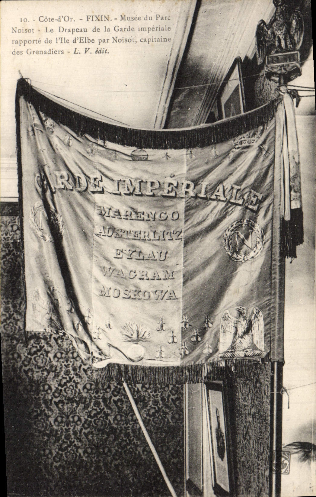 CPA Cote d'Or Fixin Musee Du Parc Noisot Le Drapeau De La Garde imperiale Militaria