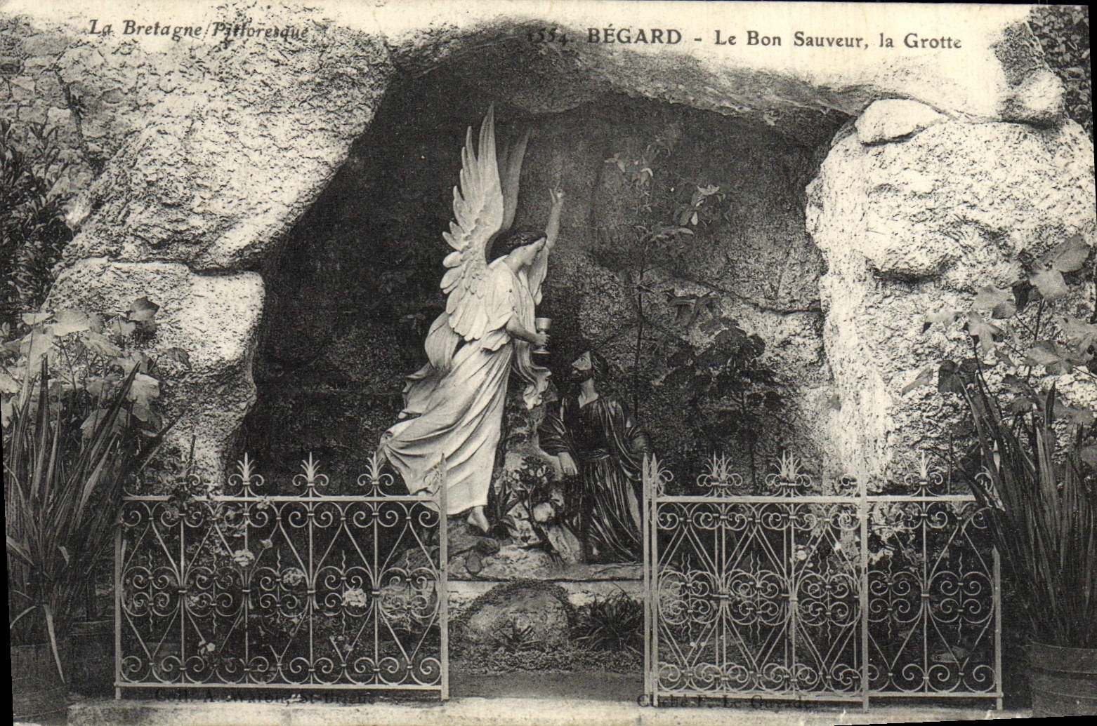 VINTAGE POSTCARD Picturesque Brittany Begard the Good Saver the Cave