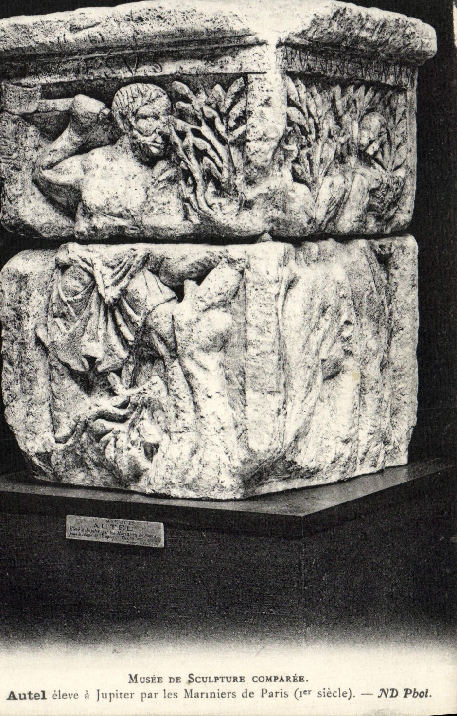 VINTAGE POSTCARD Musee Of Sculpture Comparee Autel High has Jupiter By the Marines Of Paris