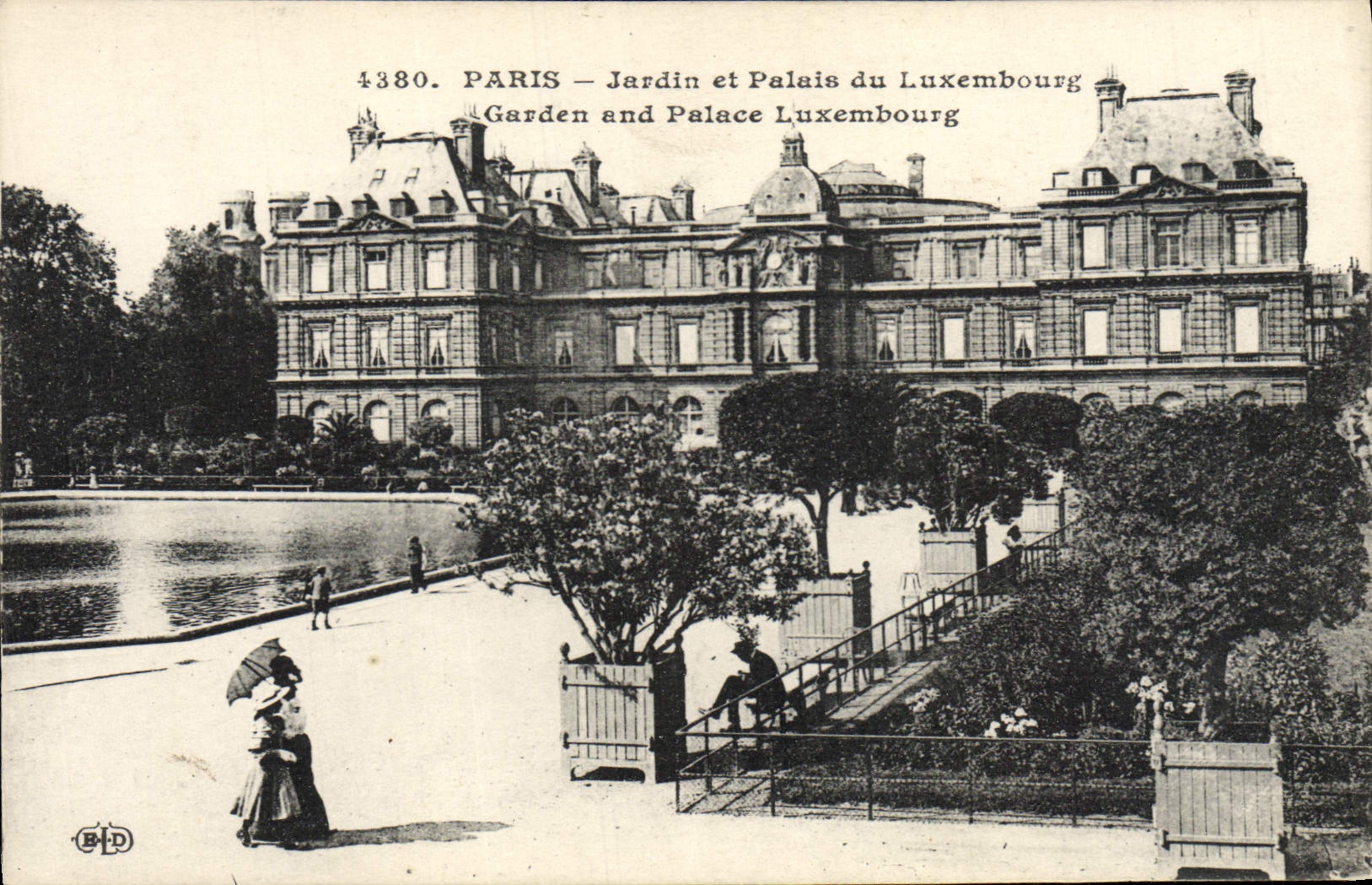 VINTAGE POSTCARD Paris Garden and Palate of Luxembourg