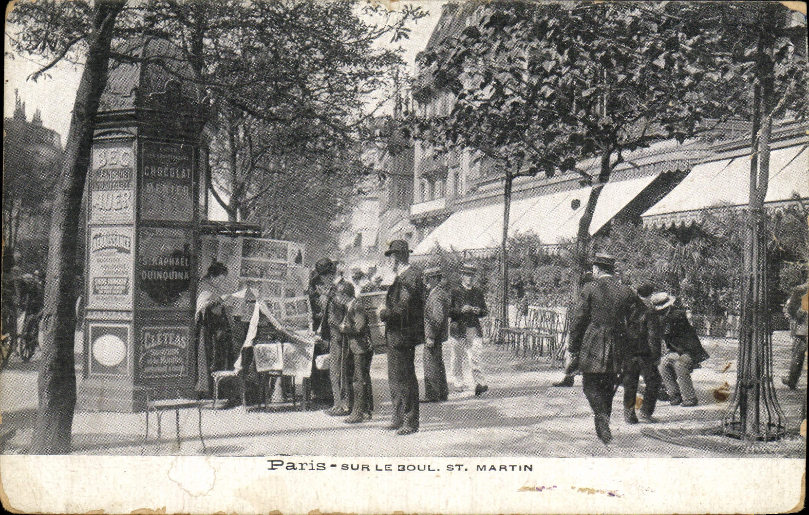 VINTAGE POSTCARD Paris On the Boulevard St Martin the newsagent Small Trades