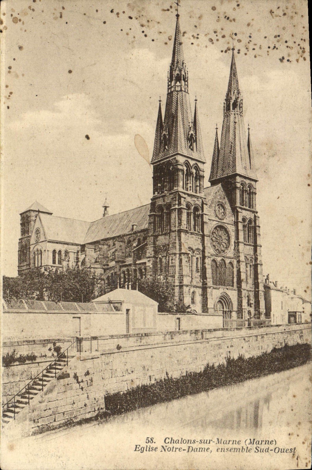 VINTAGE POSTCARD Trawl-nets on the Marne Church Notre Dame Western Southern Unit