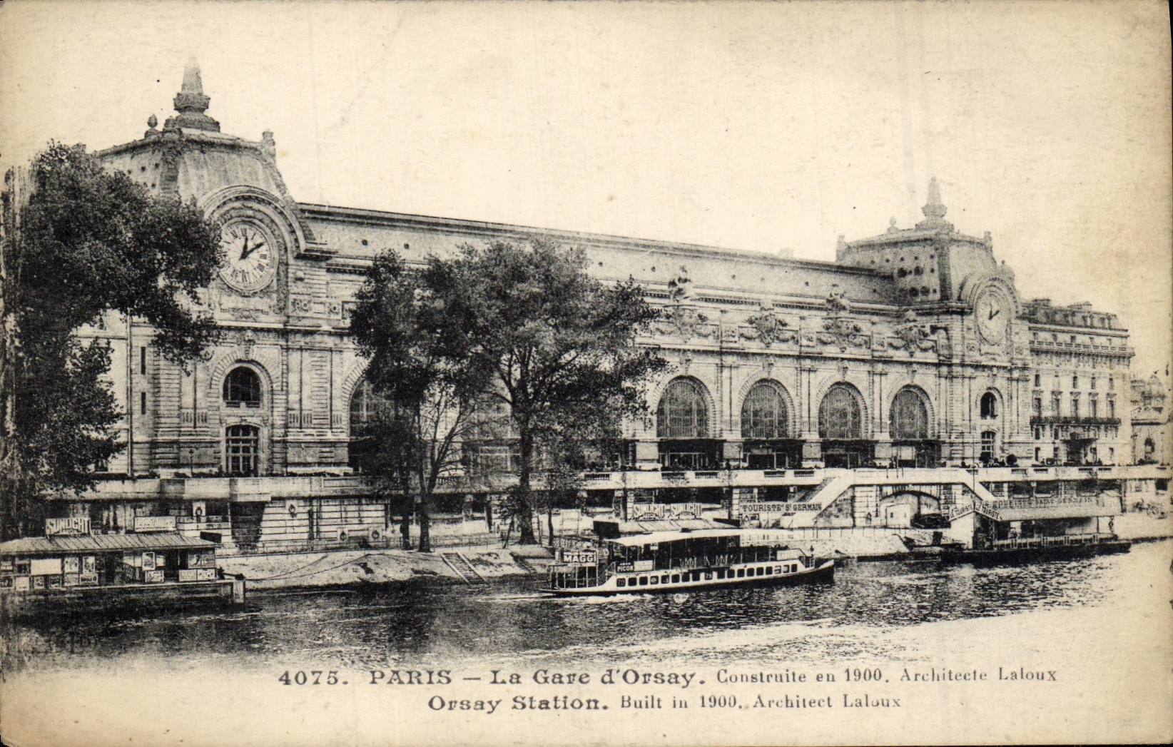 CPA Paris La Gare d'Orsay Bateau Peniche
