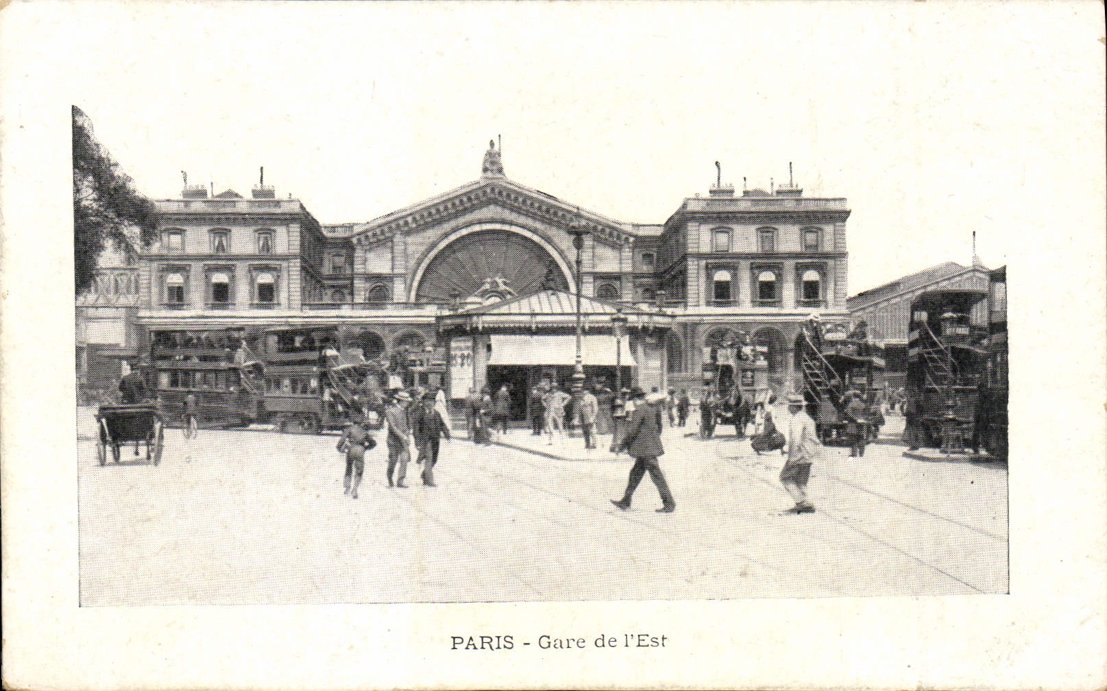 CPA Paris Gare de l'Est Autobus