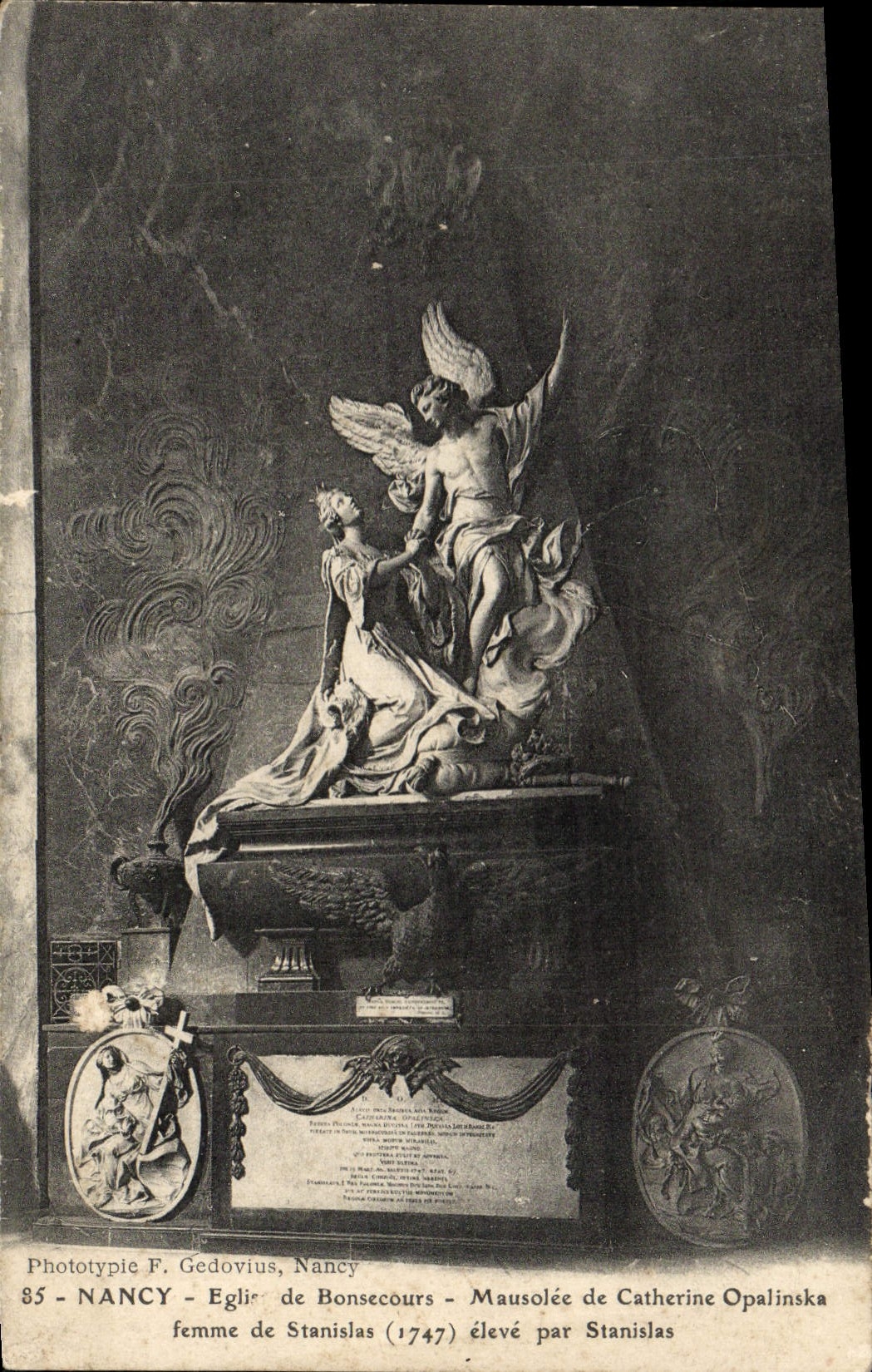 CPA Nancy Eglise de Bonsecours Mausolee de Catherine Opalinska femme de Stanislas