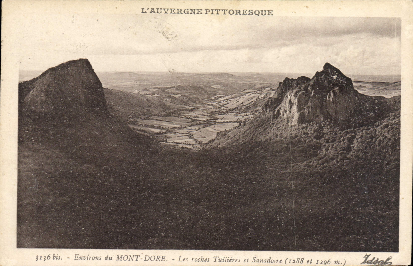 CPA Environs du Mont Dore Les Rochers Tuiliers et Sanadore