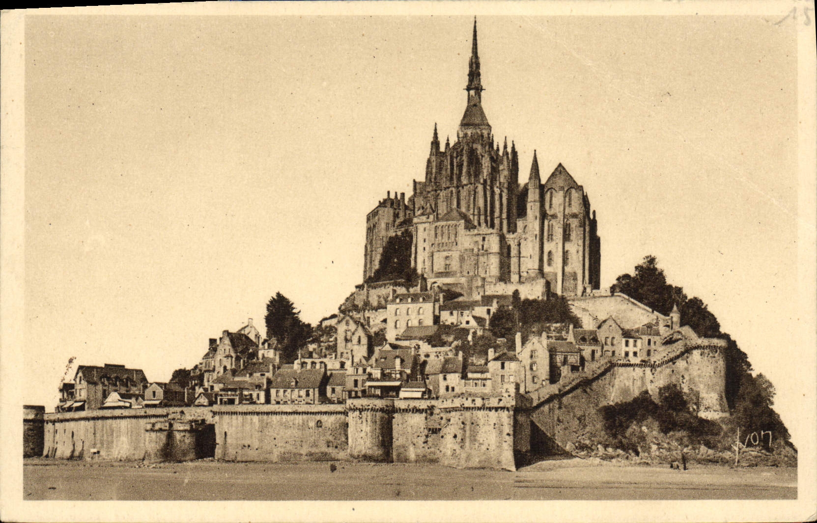 VINTAGE POSTCARD Soft France Mont Saint Michel View the Northern Dimension Is