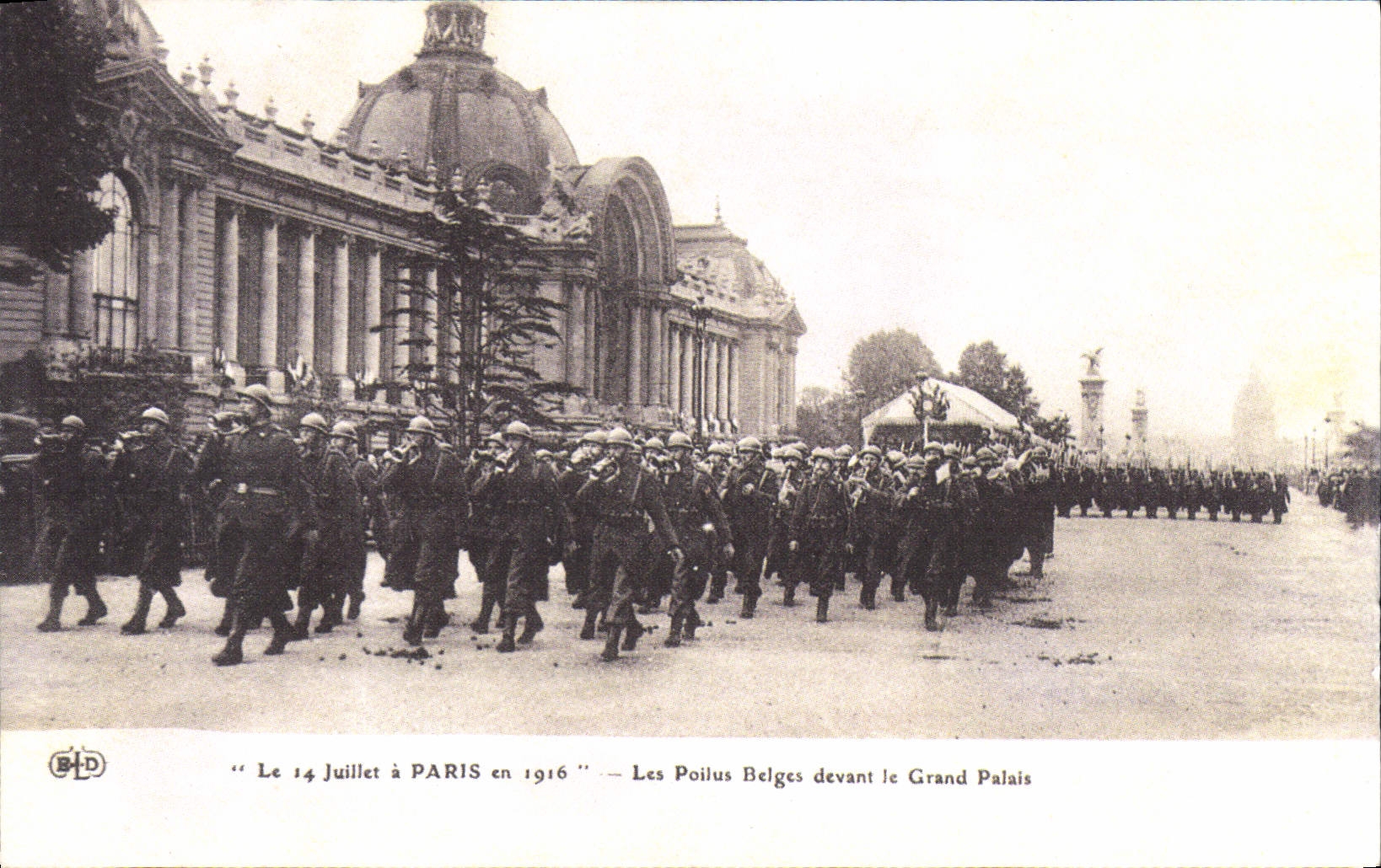 CPA Le 14 Juillet Paris Les Poilus Belges Devant Le Grand Palais Militaria