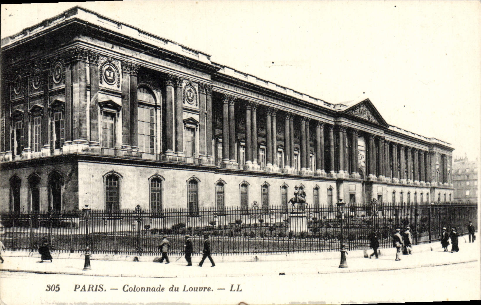 CPA Paris Colonnade Du Louvre