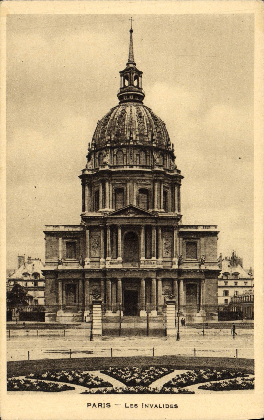 CPA Paris Les Invalides