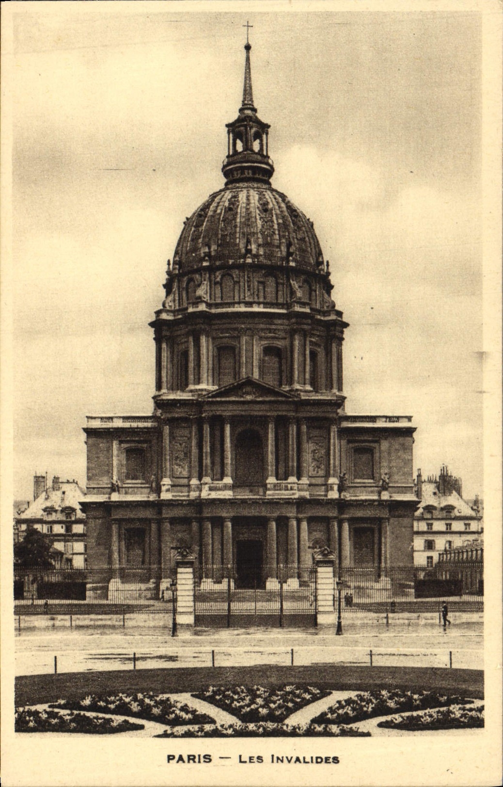 CPA Paris Les Invalides