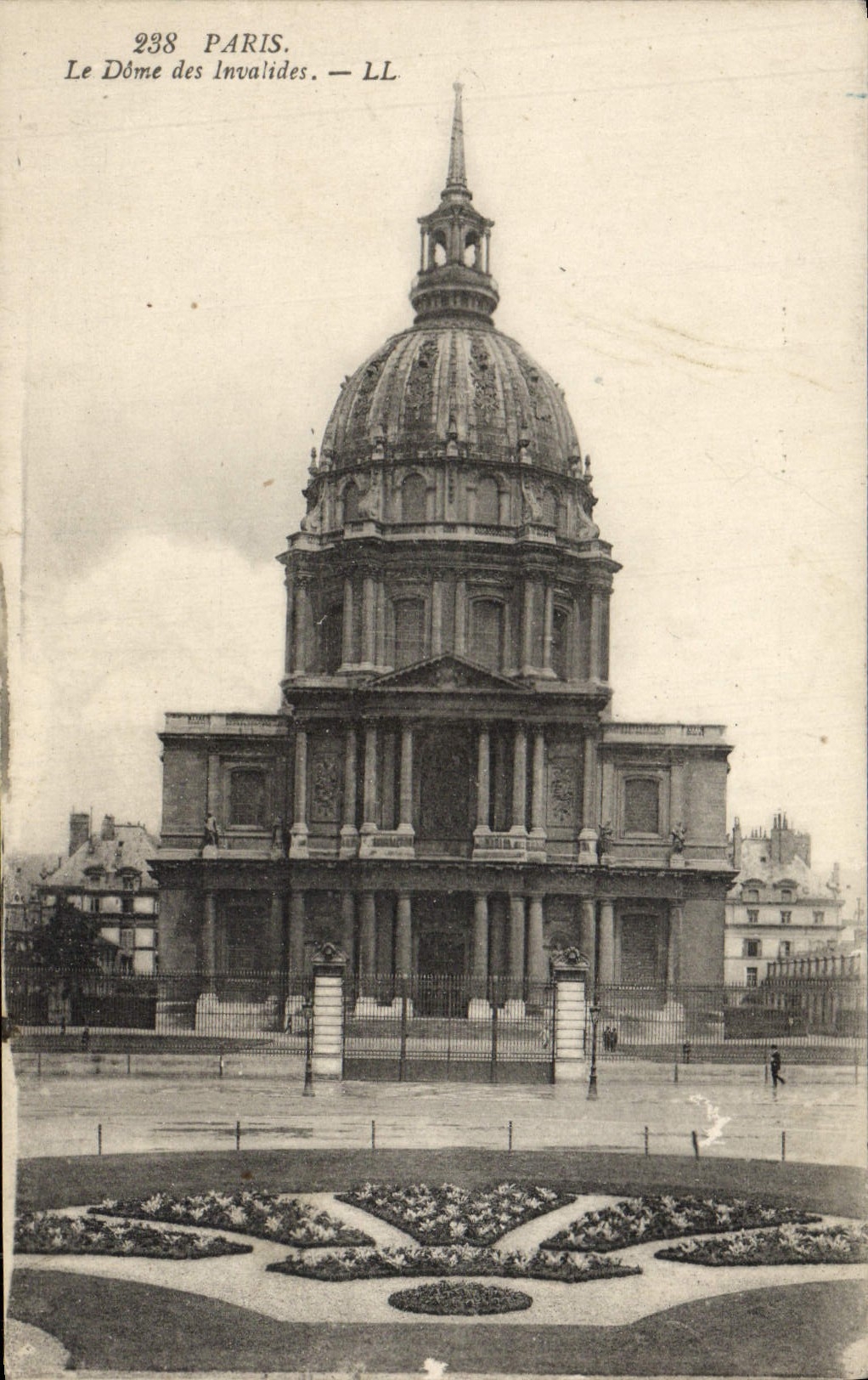 CPA Paris Le Dome Des Invalides